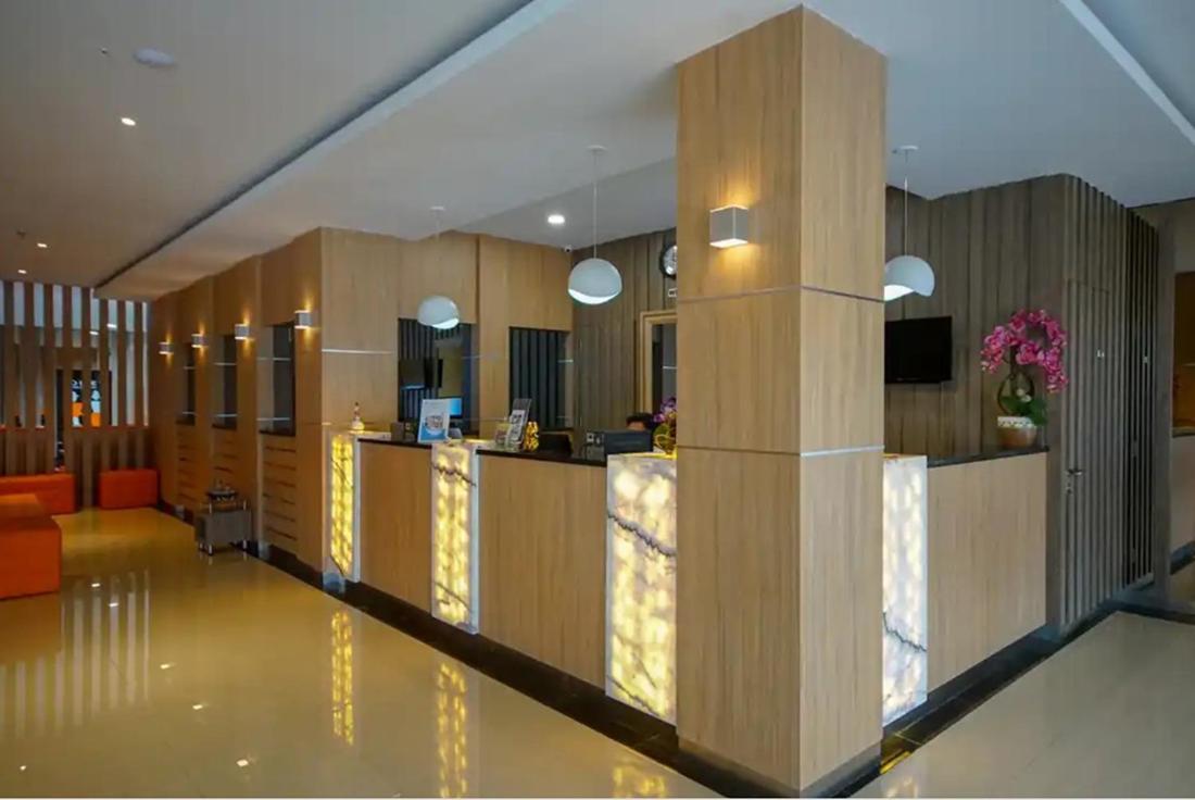 Twospaces Living At Kr Hotel ปาเลมบัง ภายนอก รูปภาพ